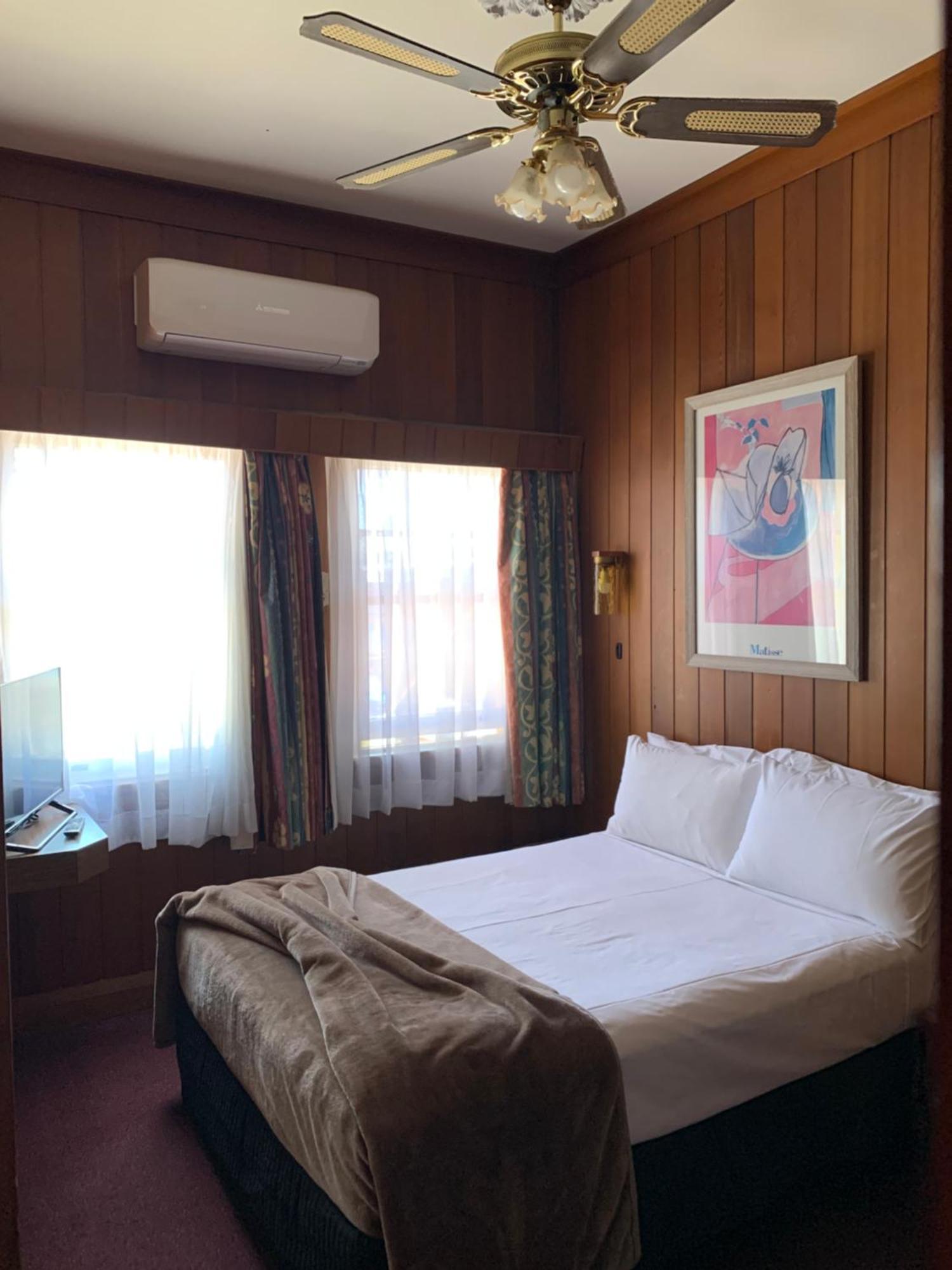 Moruya Monarch Hotel Екстериор снимка